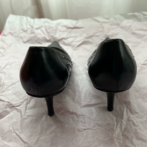 Michael Kors. Ladies Black 2 in heels. Never worn. Size 7 1/2 - Picture 2 of 13